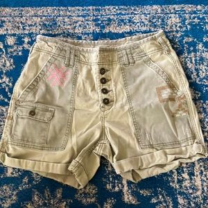 Pilcro the wanderer cargo green shorts